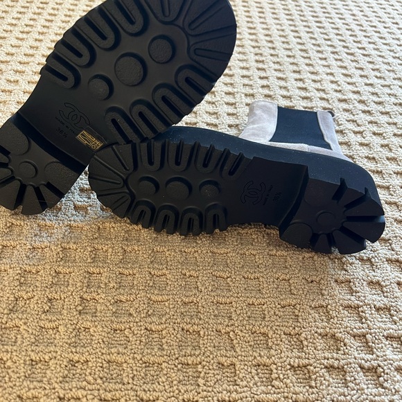 CHANEL BOOT - Picture 5 of 6